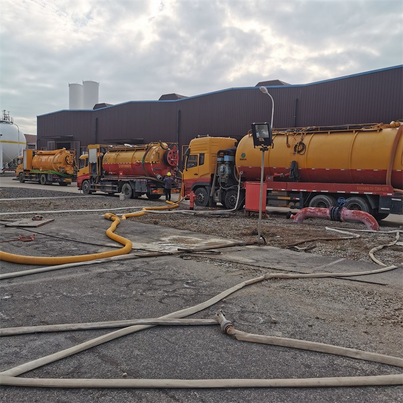 镇康污水池清理