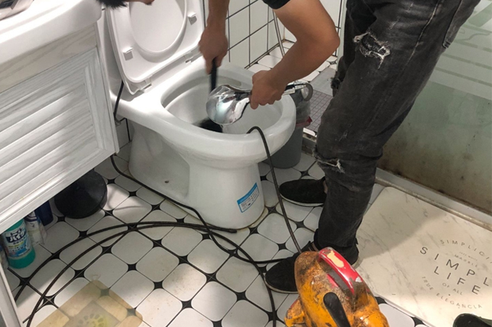 镇康马桶堵塞自己疏通还是找师傅？专业上门服务让你省时更省心